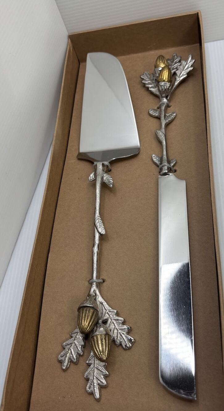 Boxed Set Of Ballard Designs 14” Acorn Leaf Ornate Design Handles